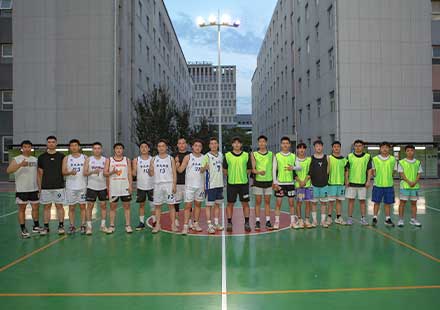 以球会友促交流，凝心聚力展风采 | 2025年星空电竞微电VS华天科技（西安）公司篮球友谊赛